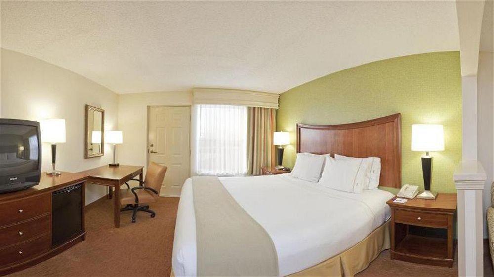 Express & Sw - Outlet Ctr Area By Ihg 2*