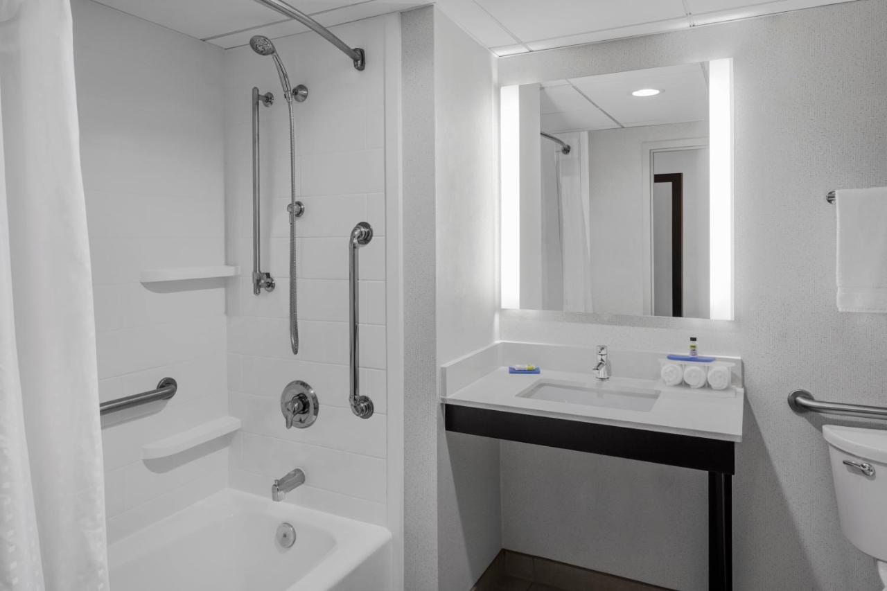 Express & Sw - Outlet Ctr Area By Ihg