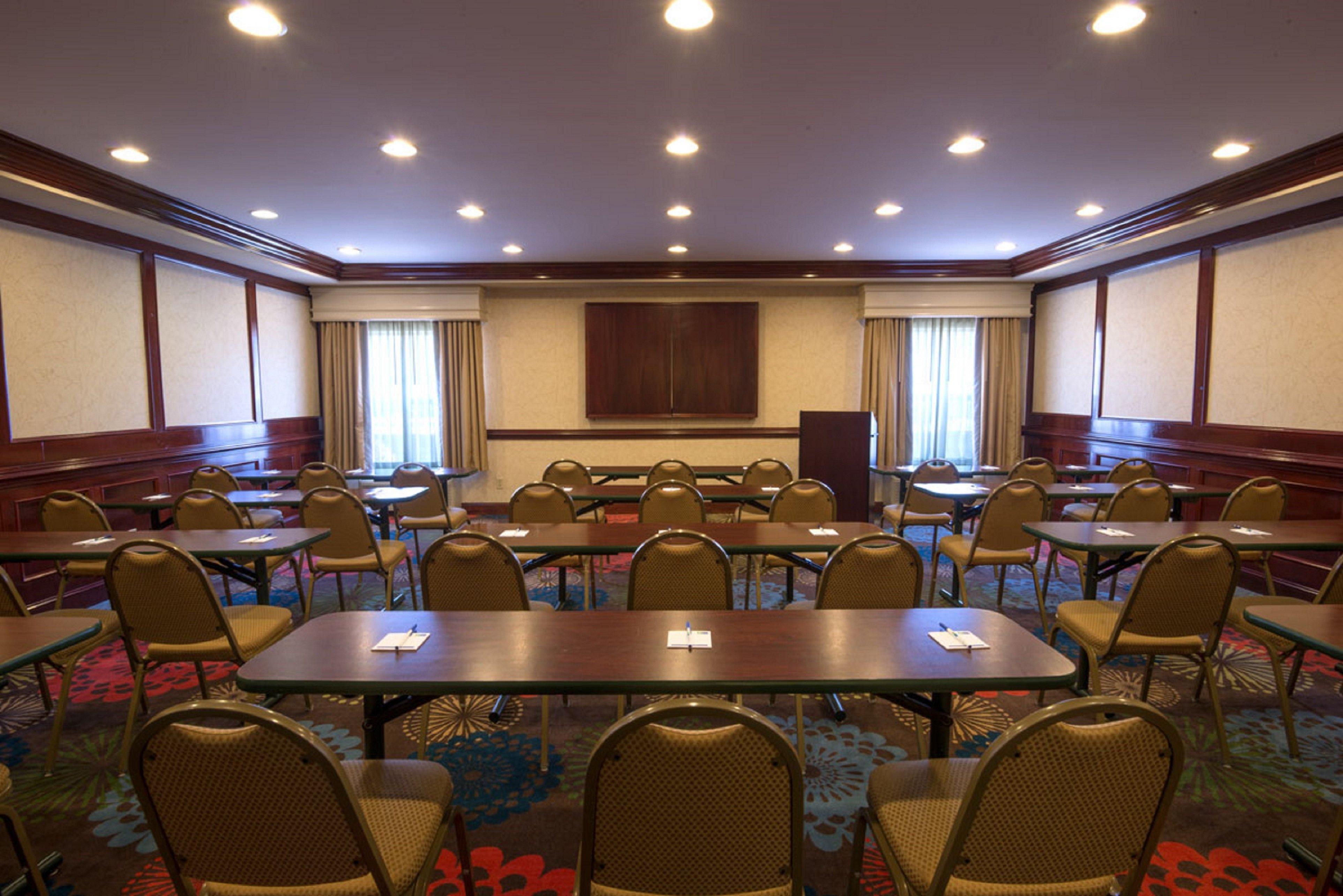 Express & Sw - Outlet Ctr Area By Ihg 2*