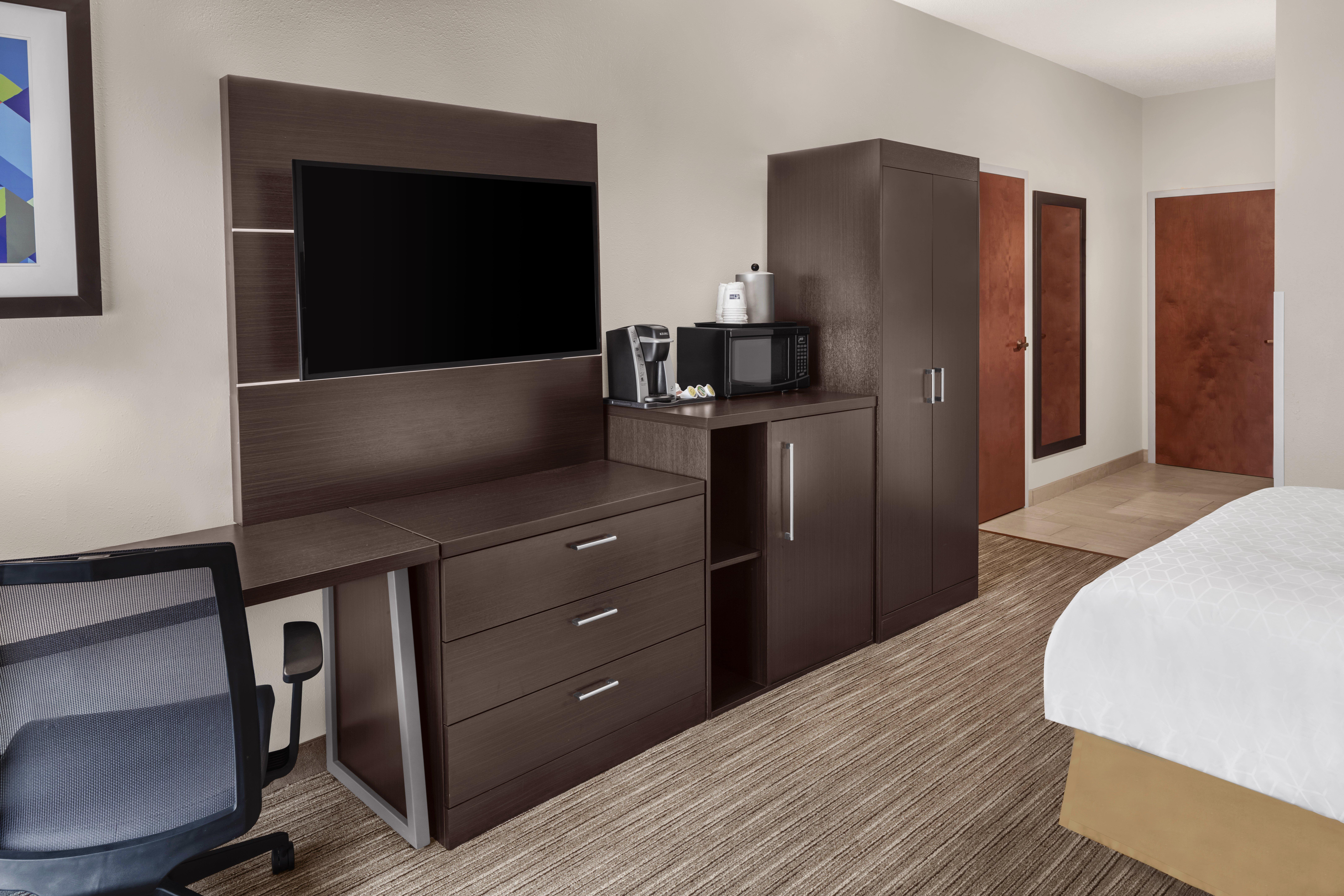 Express & Sw - Outlet Ctr Area By Ihg