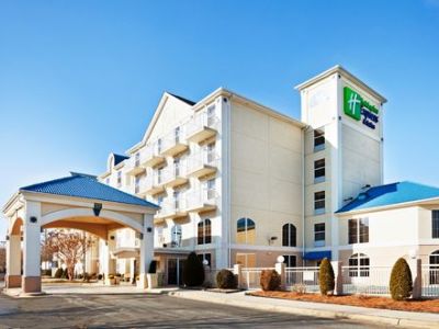 Express & Sw - Outlet Ctr Area By Ihg Hotel 2*